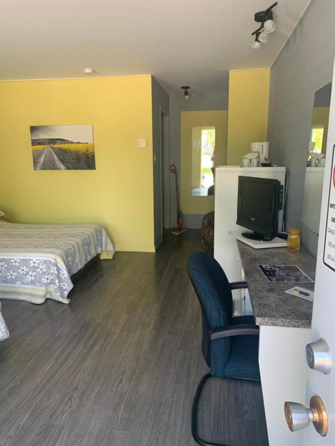 Motel Valois Yl Inc Acton Vale Εξωτερικό φωτογραφία